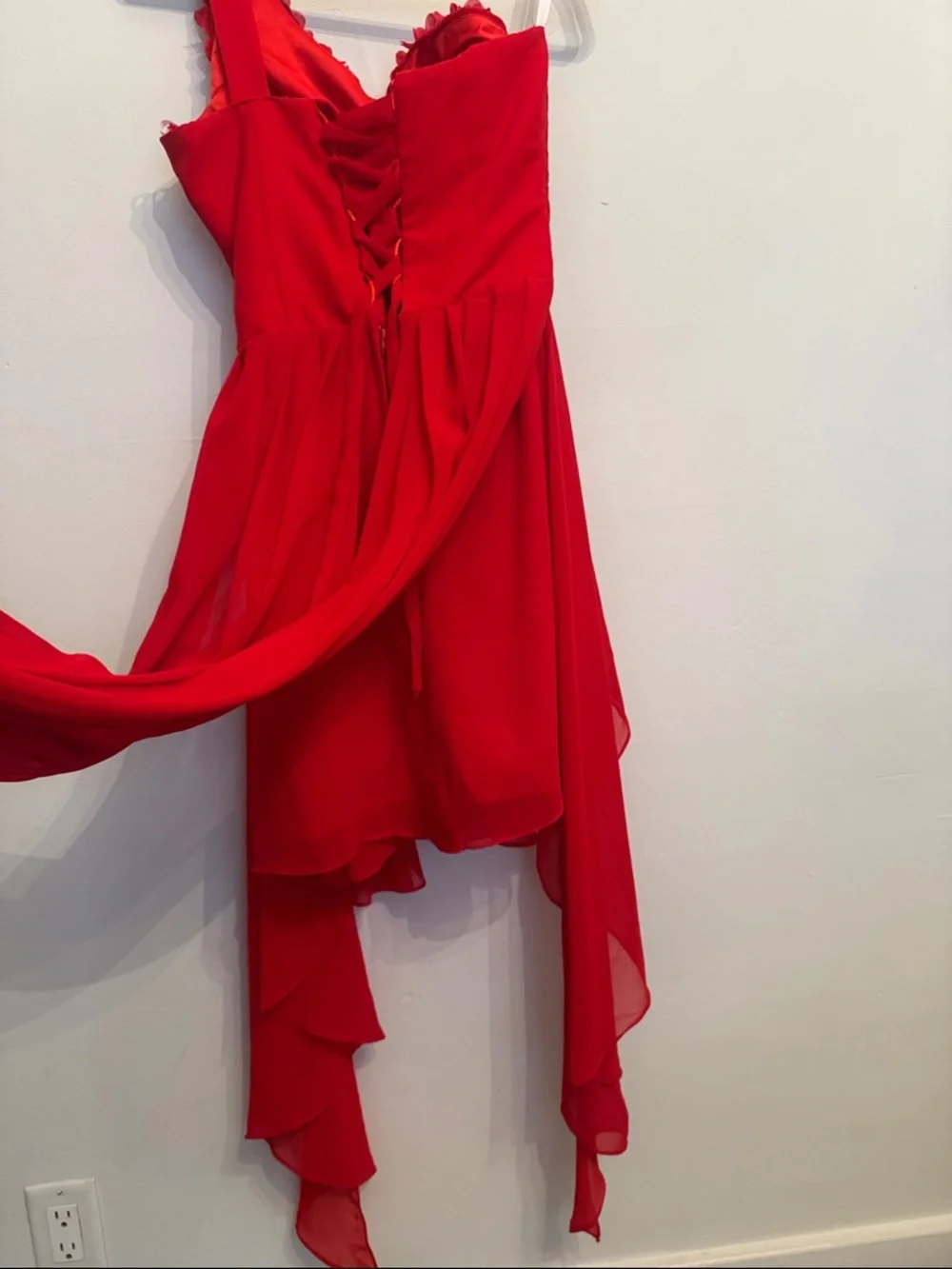 Red One-Shoulder Ruffled Evening Dress - Picture 7 of 8